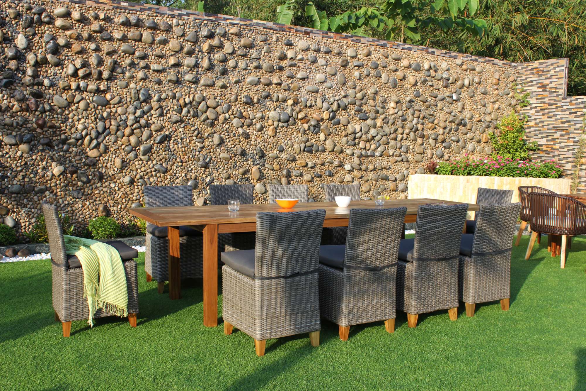 Garden space with weather-resistant outdoor furniture for all climates