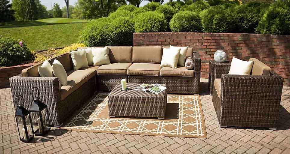 Decorating Tips for Different Sizes of Outdoor Spaces