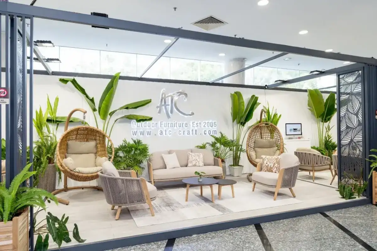 Showroom ATC Furniture với đa dạng bộ sofa và ghế ngoài trời hiện đại