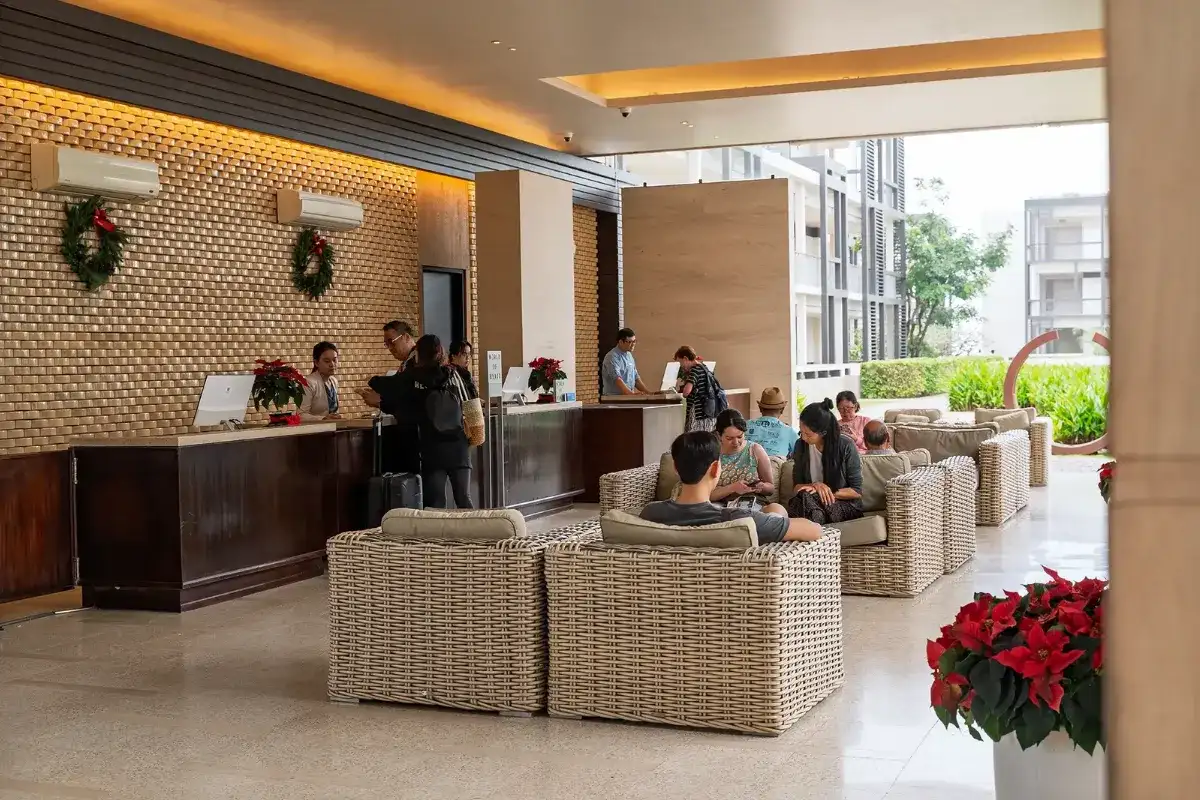 Ghế lounge khách sạn thoải mái, phù hợp cho khách sử dụng trong thời gian dài.