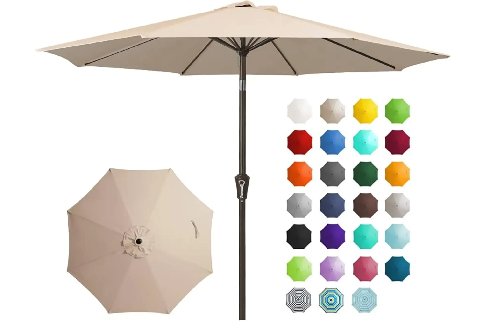 Nhiều lựa chọn màu vải dù che nắng sân vườn được trưng bày cạnh nhau.