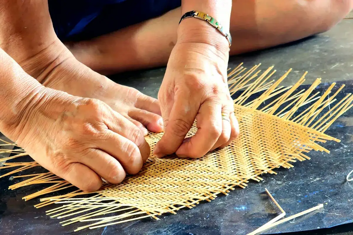 Đan là truyền thống có từ lâu đời của người Việt Nam gắn bó mật thiết với cuộc sống của người việt