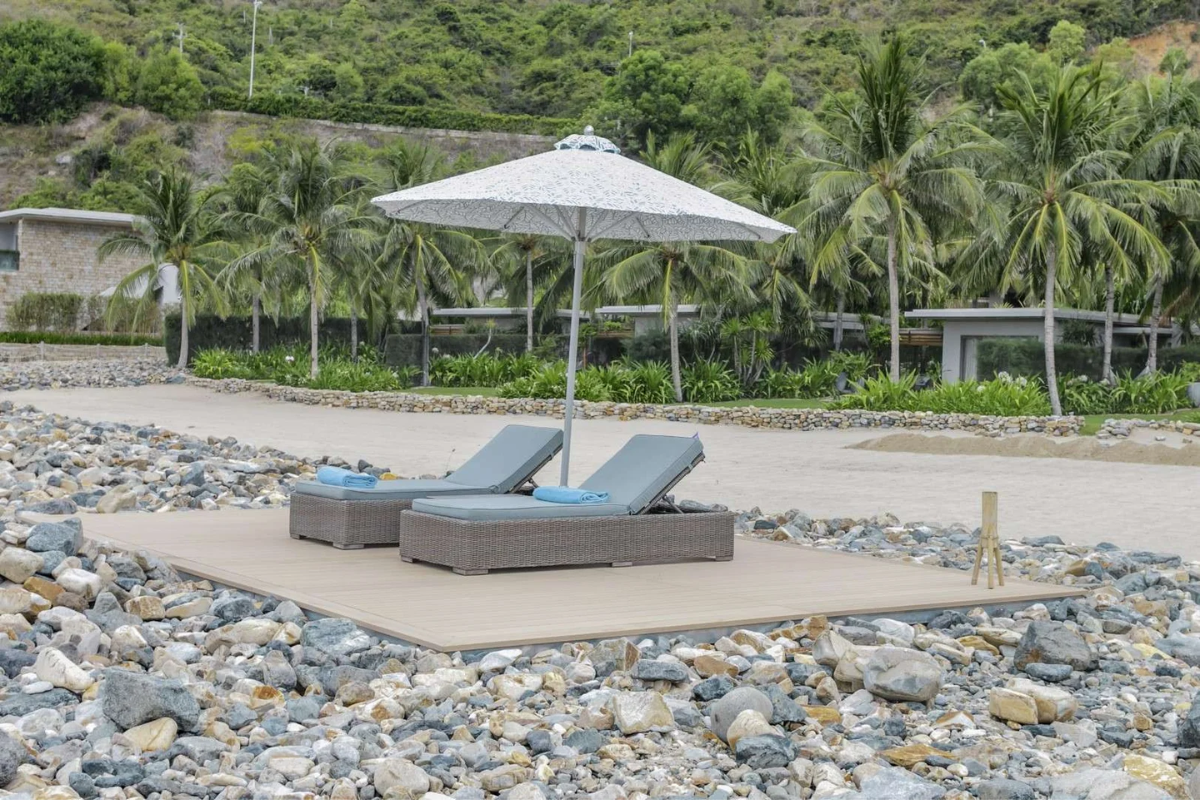 The umbrella color is always one of the key criteria for hotels to choose the style that best fits their design