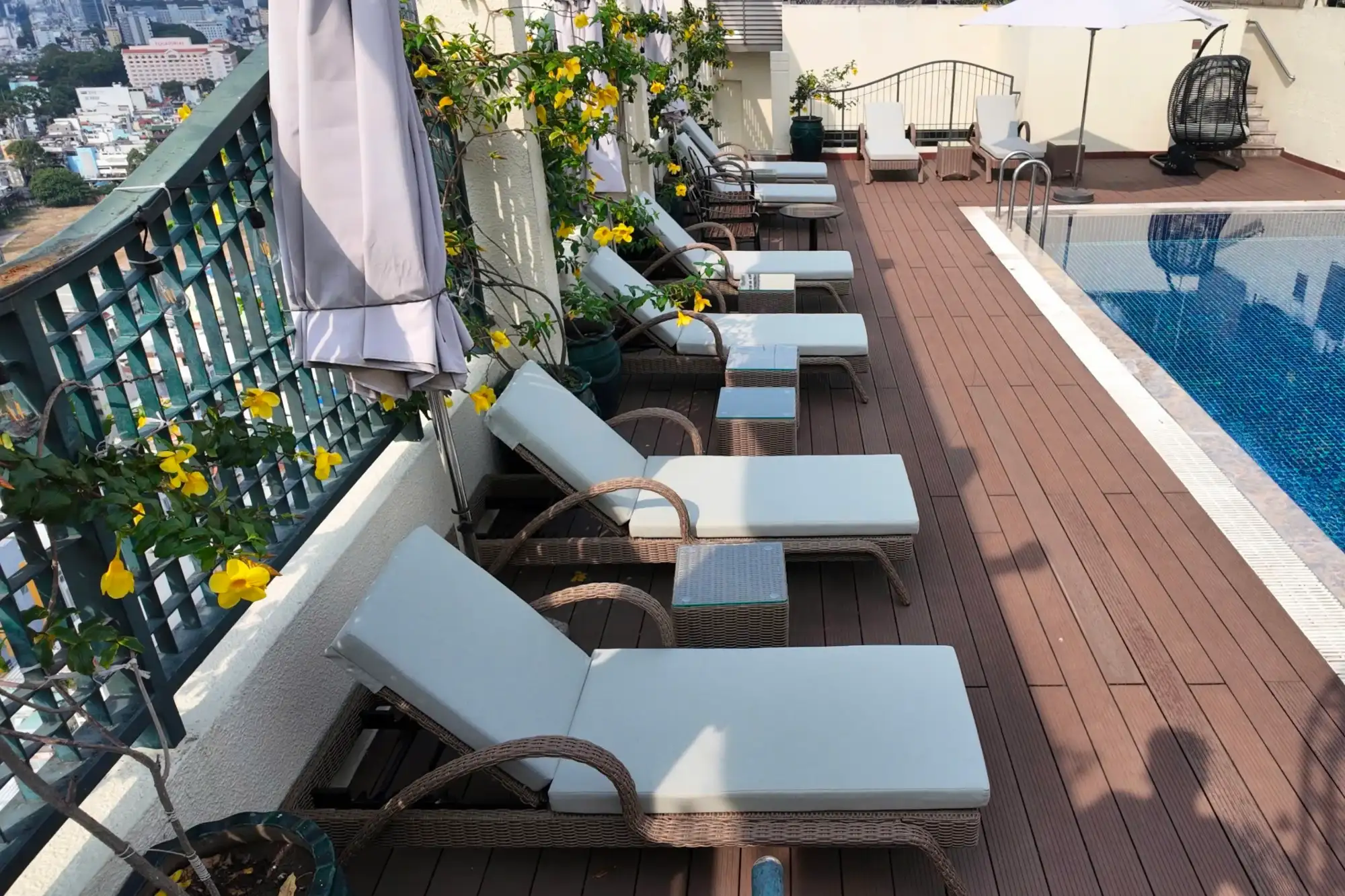 sun-loungers-and-outdoor-daybeds1.webp