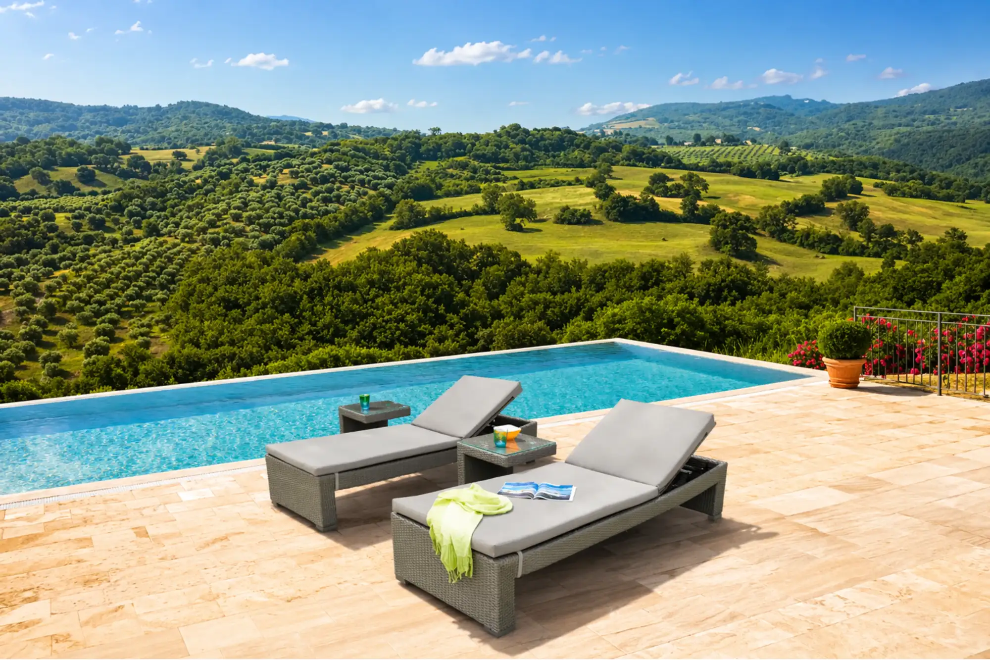 sun-loungers-and-outdoor-daybeds12.webp