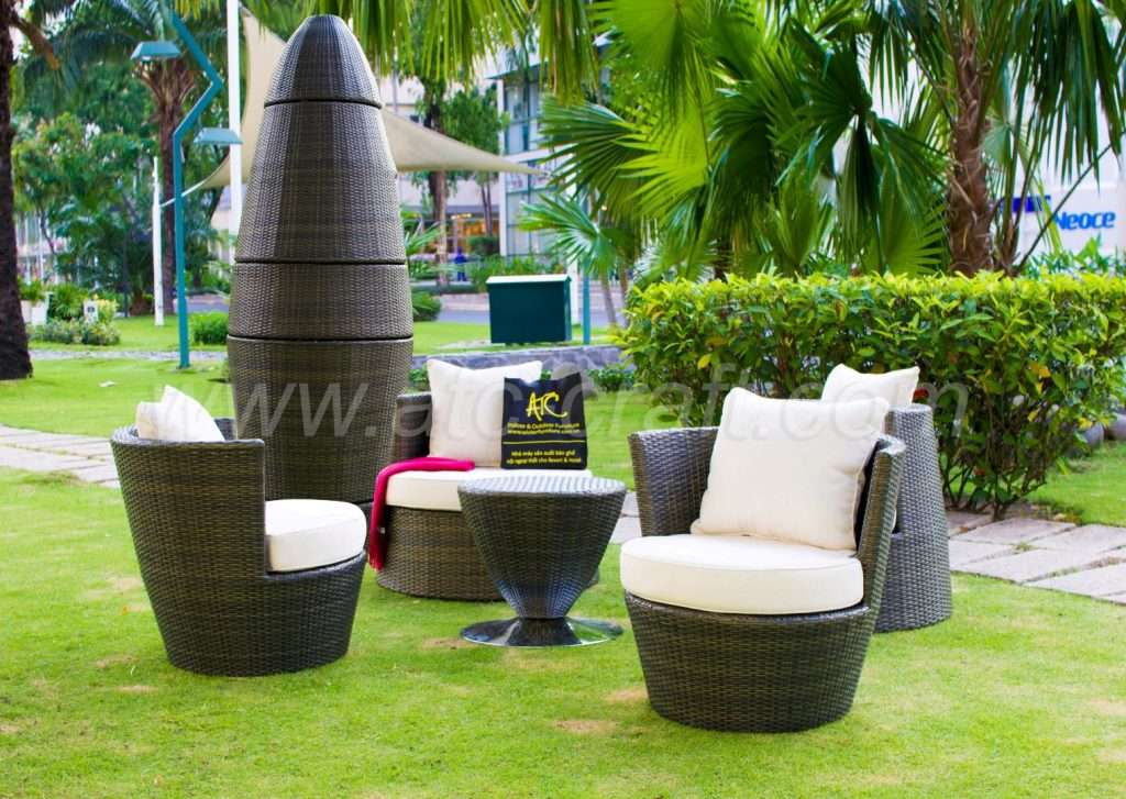 Poly wicker furniture has a natural look