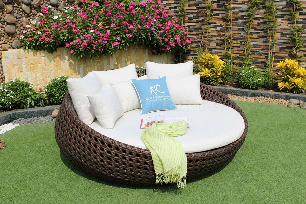 Wicker sunbeds – beds for enjoying the sun – by atc patio furniture