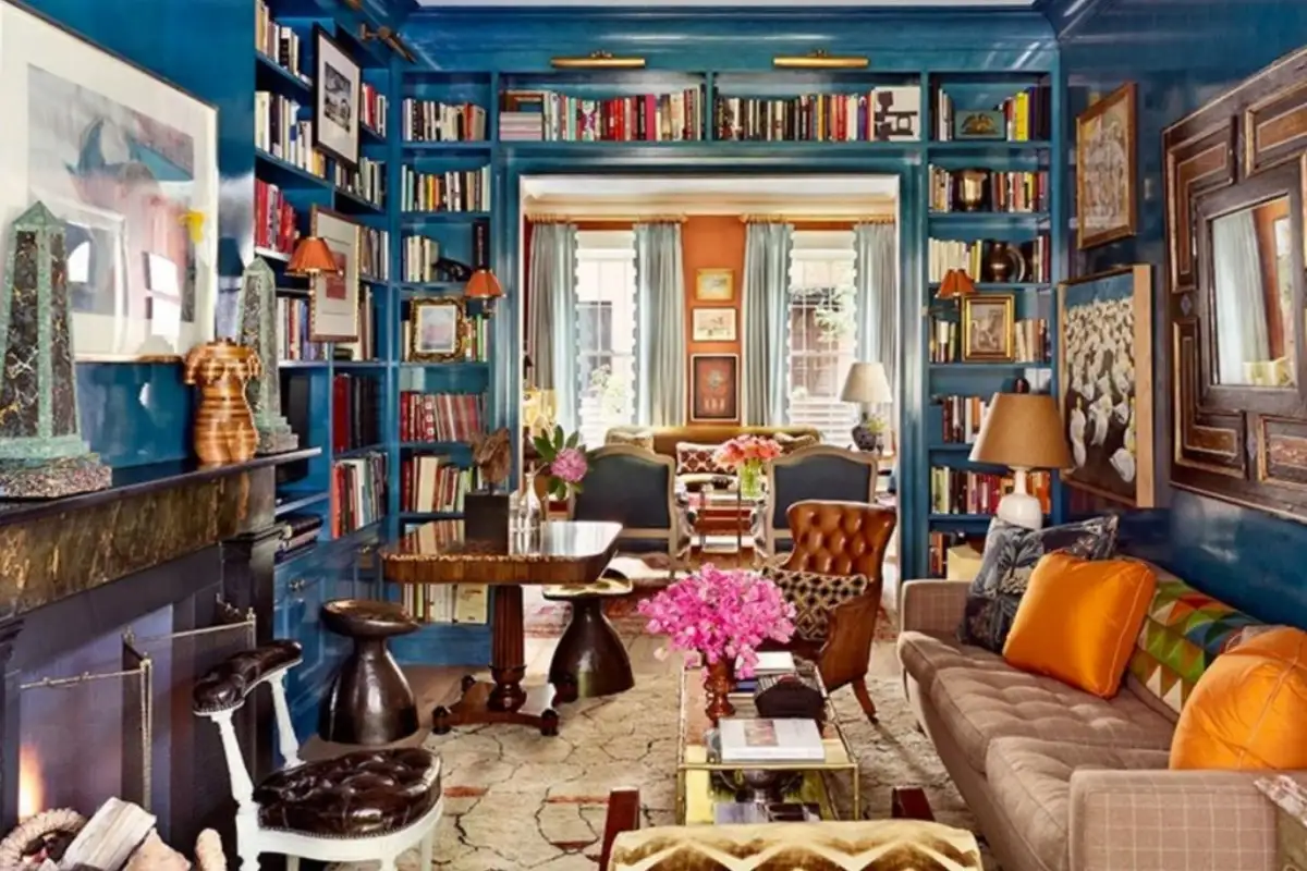 Nội thất với nhiều món đồ nội thất và đồ trang trí, minh họa sự lộn xộn về mặt thị giác làm choáng ngợp người mua hàng.