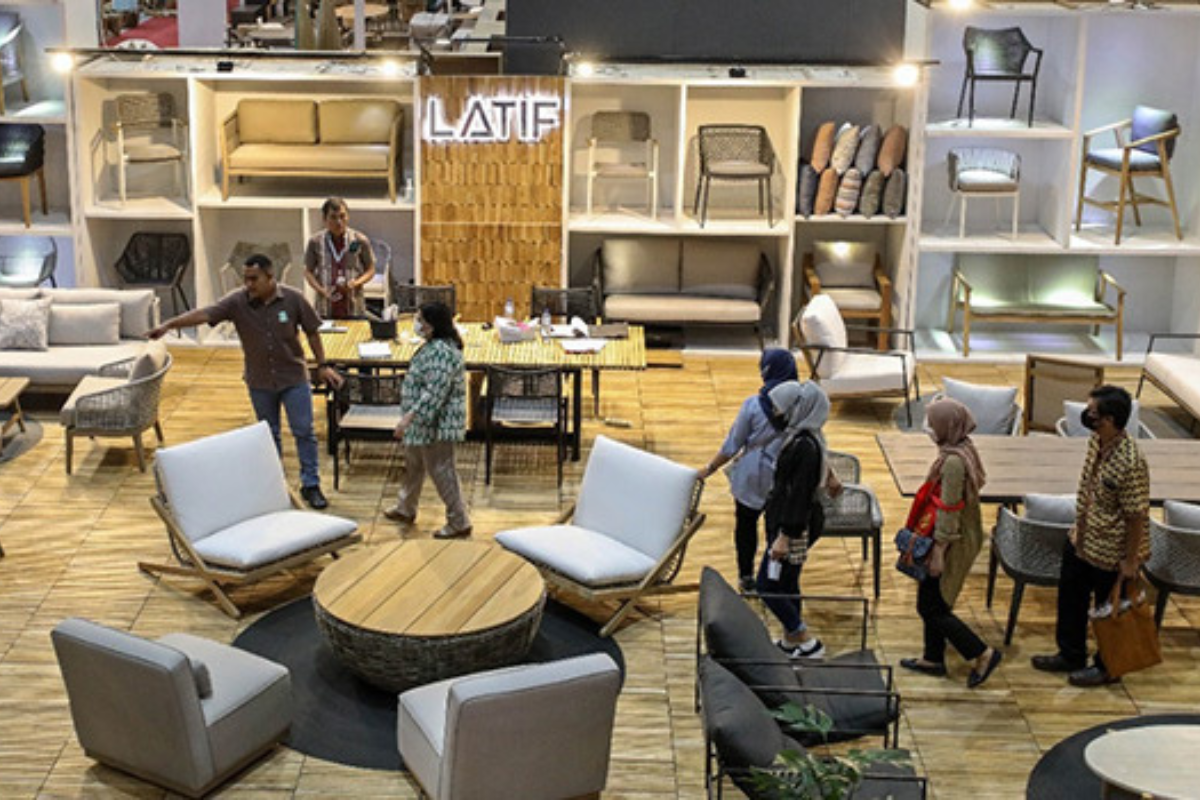 IFEX booth showcasing living room dining furniture teak outdoor sets and rattan decor collections 