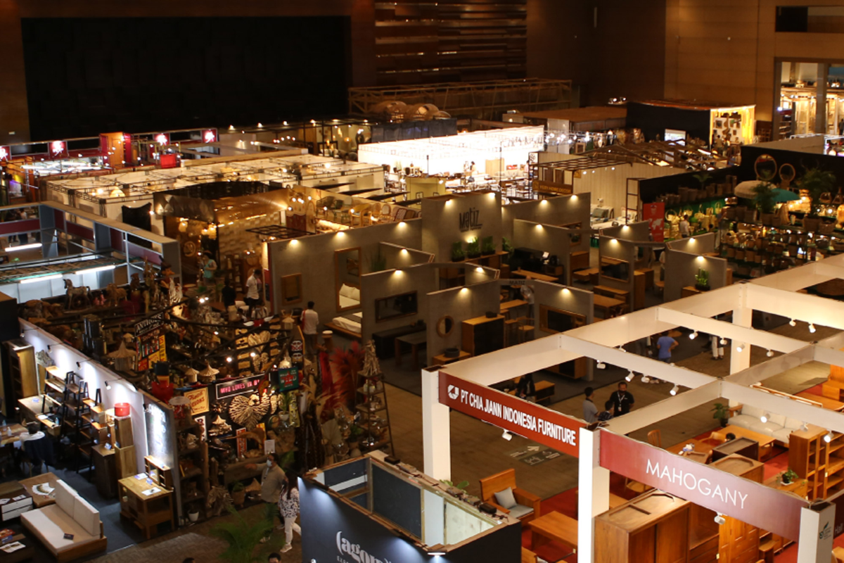 Panoramic view of IFEX Indonesia exhibition hall featuring export-focused furniture booths and B2B trade environment 