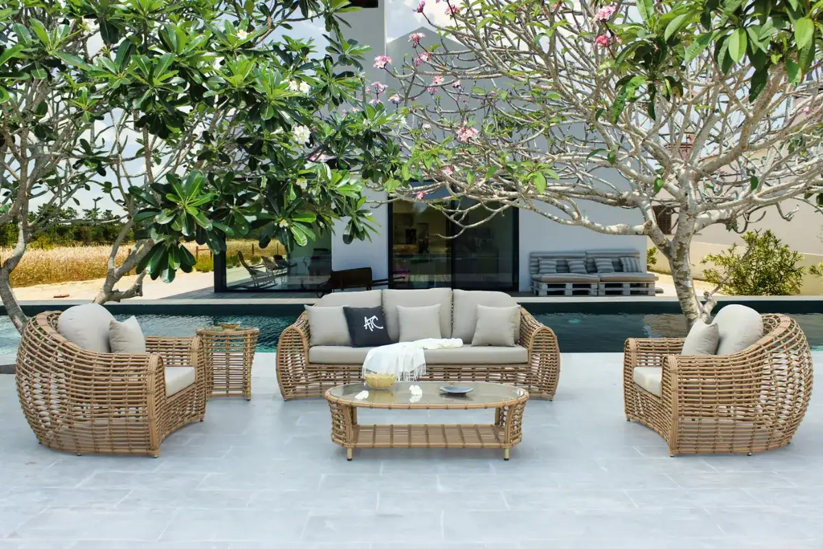 Ghế ăn ngoài trời bằng mây nhựa với độ bền cao