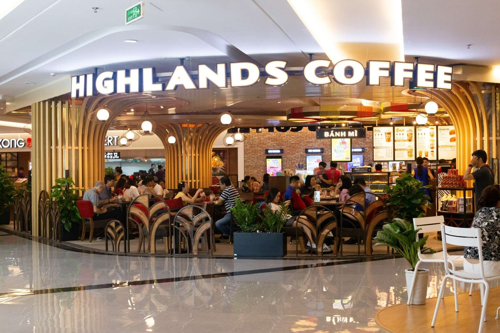 highlands-coffee-landmark-81-011.jpg