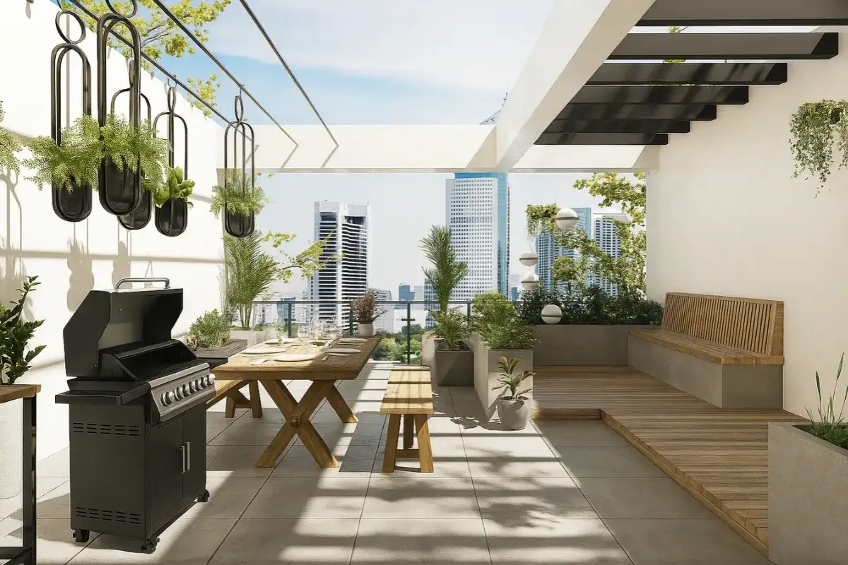 Góc BBQ và ăn uống ngoài trời trên sân thượng với bàn gỗ, bếp nướng và tầm nhìn thành phố