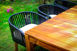 Use teak with natural color for creating a modern outdoor furniture