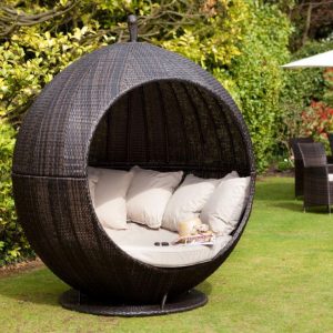 Apple shaped daybed