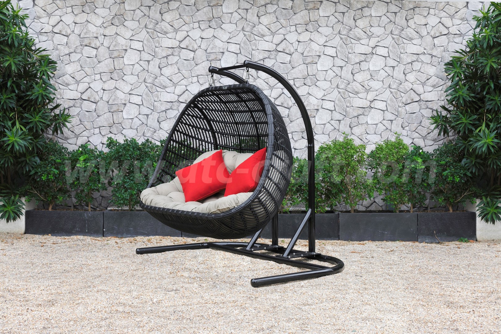 Romantic and comfortable double swing chair for couples