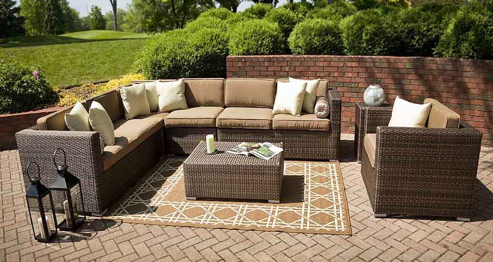 Decorating tips for different sizes of outdoor spaces
