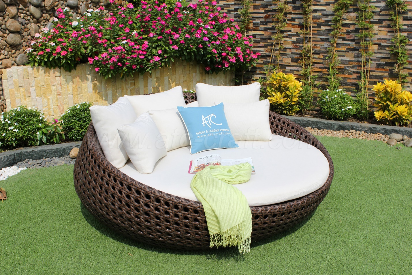 Wicker sunbeds beds for enjoying the sun - by atc patio furniture