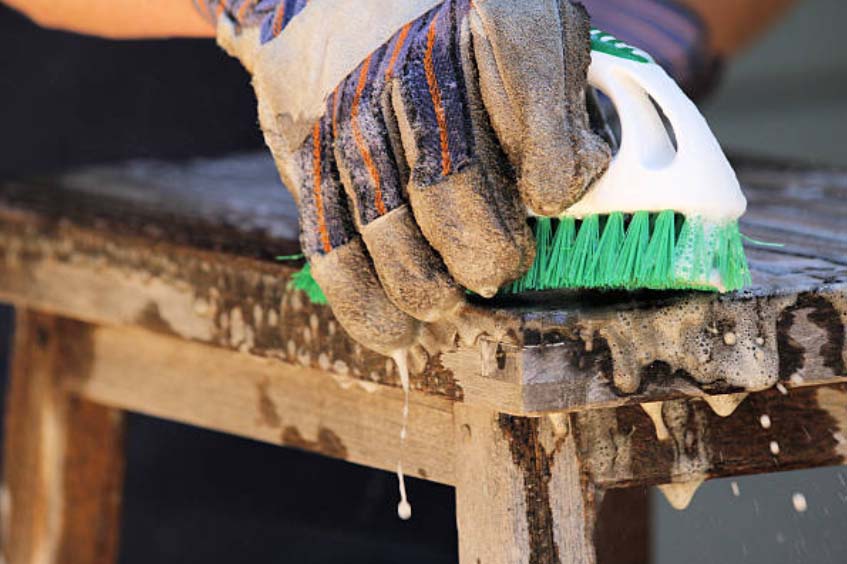 cleaning teak furniture