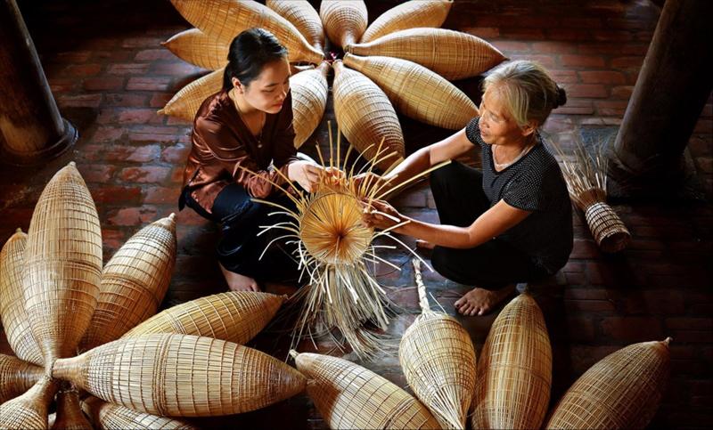 Vietnamese technique making rattan and wicker